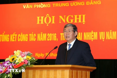 Ông Đinh Thế Huynh, Ủy viên Bộ Chính trị, Thường trực Ban Bí thư phát biểu chỉ đạo Hội nghị. (Ảnh: Doãn Tấn/TTXVN)