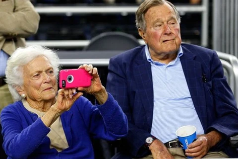 Vợ chồng cựu Tổng thống Mỹ George H.W.Bush. (Nguồn: Getty Images)