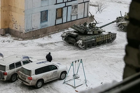 Ukraine rầm rộ đưa xe tăng, trọng pháo đến vùng chiến sự Avdeevka 