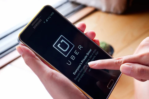 Ủng hộ ông Trump, Uber bị hơn 200.000 khách hàng xóa ứng dụng
