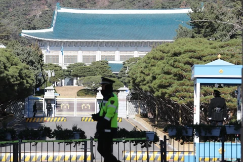 Bên ngoài Phủ Tổng thống Hàn Quốc. (Nguồn: Yonhap)