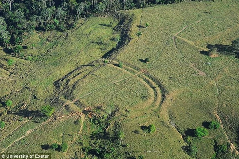 Phát hiện hàng trăm vòng tròn bí ẩn "Stonehenge" giữa rừng Amazon