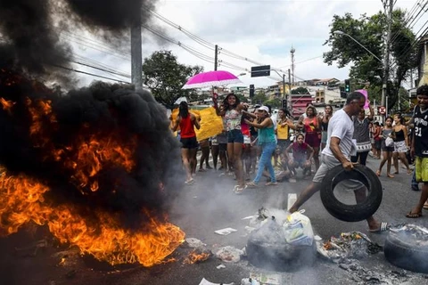 Bạo loạn đường phố ở Brazil. (Nguồn: EPA)