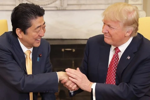 Tổng thống Mỹ Donald Trump đã tiếp Thủ tướng Nhật Bản Shinzo Abe tại Nhà Trắng. (Nguồn: Getty Images) 