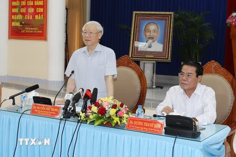 Tổng Bí thư Nguyễn Phú Trọng phát biểu tại buổi làm việc với Ban Thường vụ Tỉnh ủy và cán bộ chủ chốt tỉnh Cà Mau. (Ảnh : Trí Dũng/TTXVN)