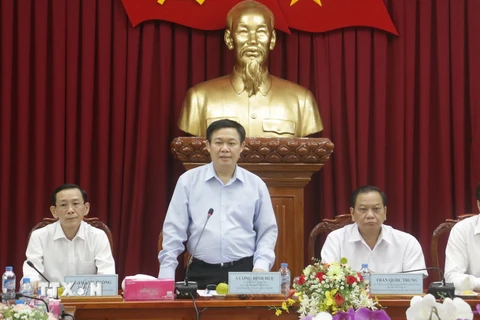 Phó Thủ tướng Vương Đình Huệ phát biểu tại buổi làm việc. (Ảnh: Ngọc Thiện/TTXVN.)