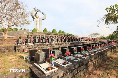 Nghĩa trang liệt sỹ tỉnh Bình Phước khang trang, sạch đẹp. Ảnh minh họa. (Ảnh: Anh Tuấn/TTXVN)