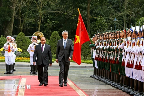 Hình ảnh lễ đón chính thức Thủ tướng Singapore Lý Hiển Long