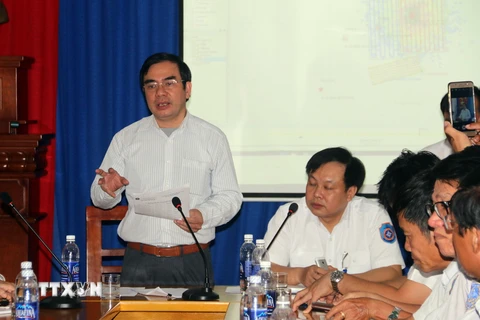 Ông Nguyễn Hoàng, Phó Cục trưởng Cục Hàng hải Việt Nam phát biểu giao nhiệm vụ cho các lực lượng tìm kiếm cứu nạn. (Ảnh: Đoàn Mạnh Dương/TTXVN)