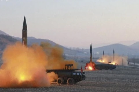 Hàn Quốc: Triều Tiên phóng vật thể nghi tên lửa xuống Biển Nhật Bản 