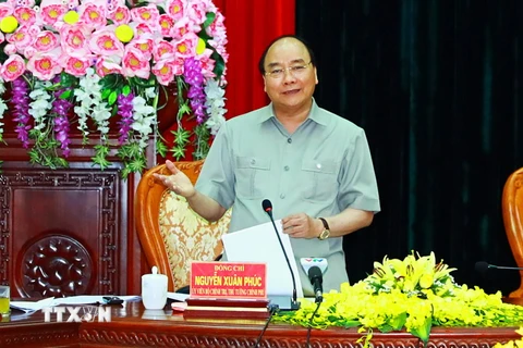 Thủ tướng Nguyễn Xuân Phúc phát biểu chỉ đạo tại buổi làm việc với lãnh đạo chủ chốt tỉnh Ninh Bình. (Ảnh: Thống Nhất/TTXVN)