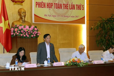 Chủ nhiệm Ủy ban Pháp luật của Quốc hội Nguyễn Khắc Định phát biểu tại phiên họp thứ 5 của ủy ban. (Ảnh: Nguyễn Dân/TTXVN)
