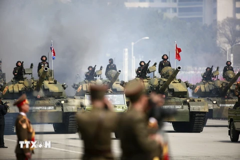 Binh sỹ quân đội Triều Tiên tham gia lễ diễu binh kỷ niệm 105 ngày sinh cố Chủ tịch Kim Nhật Thành tại Bình Nhưỡng ngày 15/4. (Nguồn: EPA/TTXVN)