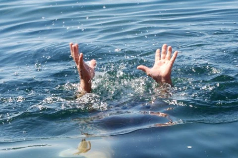 Quảng Ngãi: Rủ nhau tắm biển, 2 học sinh bị chết đuối, mất tích 