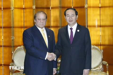 Chủ tịch nước Trần Đại Quang có cuộc gặp với Thủ tướng Pakistan Nawar Sharif. (Ảnh: Nhan Sáng/TTXVN)