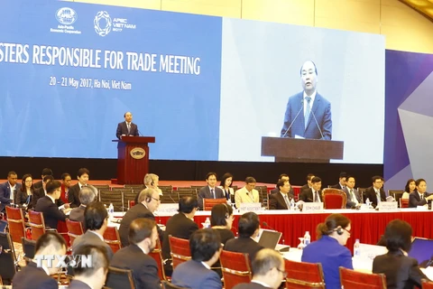 Thủ tướng Nguyễn Xuân Phúc phát biểu tại Hội nghị Bộ trưởng phụ trách thương mại. (Ảnh: Thống Nhất/TTXVN)