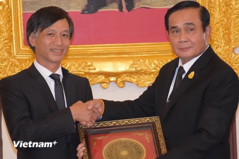 Thủ tướng Thái Lan Prayut Chan-ocha tiếp Đại sứ đặc mệnh toàn quyền Việt Nam Nguyễn Tất Thành. (Ảnh: Sơn Nam/Vietnam+)
