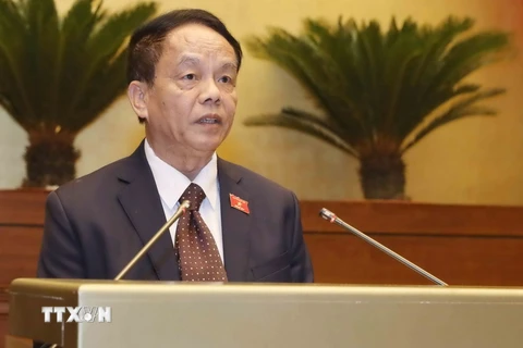Chủ nhiệm Ủy ban Quốc phòng và An ninh của Quốc hội Võ Trọng Việt trình bày Báo cáo giải trình, tiếp thu, chỉnh lý dự án Luật cảnh vệ. (Ảnh: Phương Hoa/TTXVN)