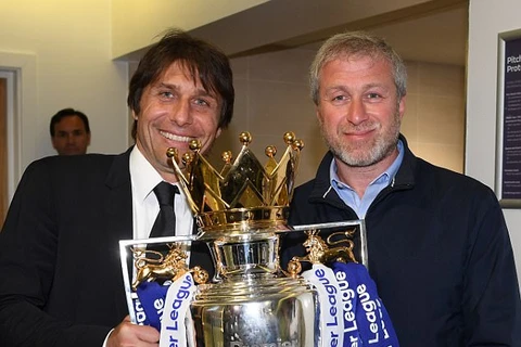 Huấn luyện viên Conte và Chủ tịch Roman Abramovich. (Nguồn: Getty Images)