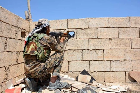 Chiến binh SDF tại mặt trận Raqqa. (Nguồn: EPA)
