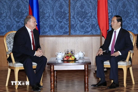 Chủ tịch nước Trần Đại Quang tiếp đồng chí G. Ziuganov, Chủ tịch Đảng Cộng sản Liên bang Nga đến chào xã giao. (Ảnh: Nhan Sáng/TTXVN)