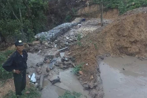 Quảng Ninh di dời khẩn cấp 4 hộ dân bị sạt đất từ dự án sân golf FLC 