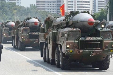 Tên lửa Triều Tiên trong một cuộc diễu binh ở Bình Nhưỡng. (Nguồn: topwar.ru)