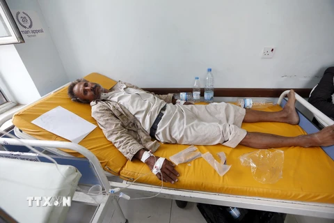 Bệnh nhân mắc dịch tả được điều trị tại một bệnh viện ở Sanaa, Yemen ngày 13/7. (Nguồn: AFP/TTXVN)