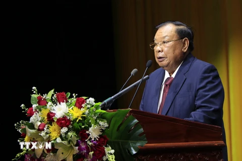 Tổng Bí thư, Chủ tịch nước Lào Bounnhang Volachith phát biểu tại buổi lễ. (Ảnh: Phạm Kiên/TTXVN)