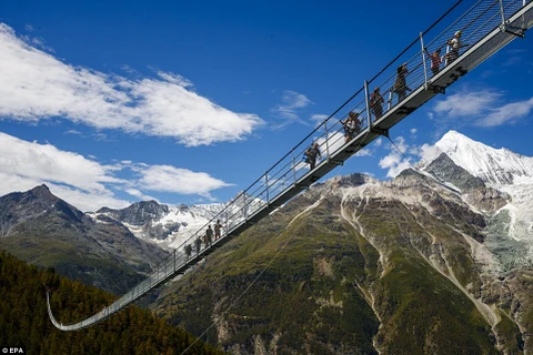 Cầu châu Âu (Europabrücke), cây cầu ở độ cao tới 85m nằm phía trên hẻm núi Grabengufer gần thị trấn Zermatt. (Nguồn: EPA)