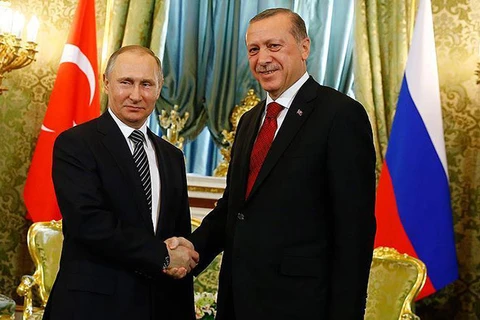 Tổng thống Nga Putin và người đồng cấp Thổ Nhĩ Kỳ Erdogan. (Nguồn: russia-insider.com)