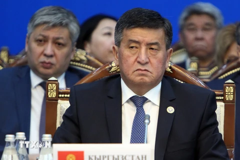 Thủ tướng Kyrgyzstan Sooronbay Jeenbekov phát biểu tại Hội nghị mở rộng SCO ở Bishkek ngày 3/11. (Nguồn: EPA/TTXVN)