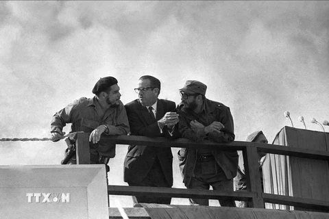 Những hình ảnh chưa từng được biết đến về huyền thoại Che Guevara 