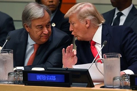 Tổng thống Mỹ Donald Trump và Tổng thư ký Liên hợp quốc Antonio Guterres trong một cuộc họp Hội đồng Bảo an, tháng 9/2017. (Nguồn: AFP)