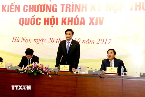 Tổng thư ký, Chủ nhiệm Văn phòng Quốc hội Nguyễn Hạnh Phúc chủ trì buổi họp báo. (Ảnh: Phương Hoa/TTXVN)