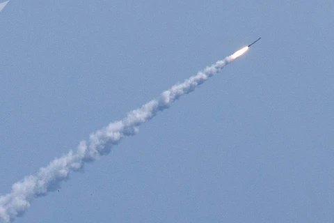 Tên lửa hành trình Kalibr được phóng từ tàu ngầm. (Nguồn: Bộ Quốc phòng Nga/Sputnik)