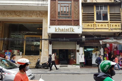 Cửa hàng lụa trên phố Hàng Gai của Khaisilk. (Nguồn: news.zing.vn) 
