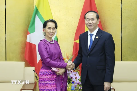 Chiều 9/11/2017, Chủ tịch nước Trần Đại Quang gặp song phương Cố vấn Nhà nước Myanmar Aung San Suu Kyi. (Nguồn: TTXVN)