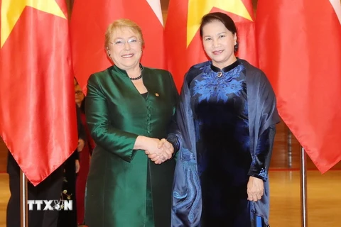 Chủ tịch Quốc hội Nguyễn Thị Kim Ngân hội kiến Tổng thống Cộng hòa Chile Michelle Bachelet Jeria thăm cấp Nhà nước tới Việt Nam. (Ảnh: Trọng Đức/TTXVN)