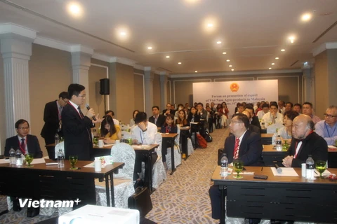 Ông Trần Văn Công trả lời các câu hỏi của các doanh nghiệp Malaysia (Ảnh: Lê Hòa/Vietnam+)