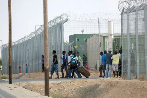 Ảnh tư liệu: Người di cư châu Phi ở tung tâm Holot, tháng 8/2015. (Nguồn: AFP)