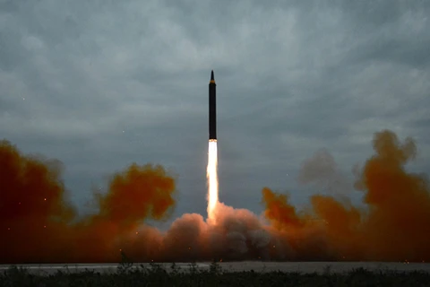 Ảnh tư liệu: Một vụ phóng tên lửa đạn đạo liên lục địa của Triều Tiên, hồi tháng 8. (Nguồn: Reuters/KCNA)