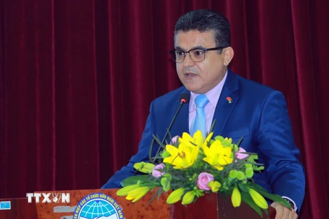 Đại sứ đặc mệnh toàn quyền Nhà nước Palestine tại Việt Nam Saadi Salama phát biểu tại buổi lễ. (Ảnh: An Đăng/TTXVN)