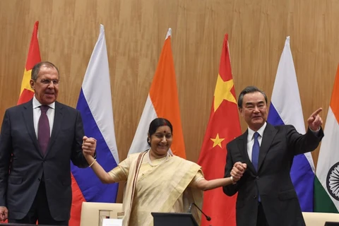Ngoại trưởng ba nước Nga-Ấn Độ-Trung Quốc tại New Delhi. (Nguồn: AFP)