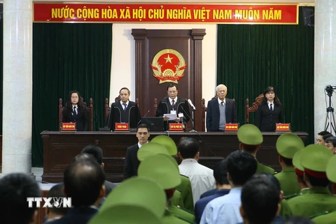 Hội đồng xét xử tuyên án Trịnh Xuân Thanh và đồng phạm. (Ảnh: Doãn Tấn/TTXVN)