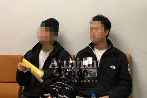 Bàn giao hai đối tượng người Hàn Quốc bị truy nã cho Cảnh sát Hàn Quốc