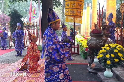 Tế lễ tại lễ dâng hương khai Xuân Mậu Tuất 2018. (Ảnh: Đinh Thuận/TTXVN)
