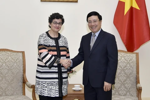Phó Thủ tướng Phạm Bình Minh và Giám đốc Điều hành Trung tâm Thương mại Quốc tế (ITC), bà Arancha González. (Nguồn: VGP)