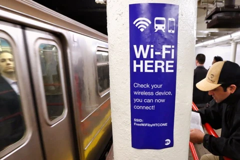 Biển báo truy cập Internet không dây miễn phí ở ga tàu điện ngầm New York. (Nguồn: Reuters)