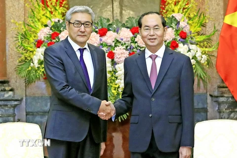 Chủ tịch nước Trần Đại Quang tiếp ông Amarjargal Gansukh, Thư ký Hội đồng An ninh Quốc gia Mông Cổ đang có chuyến thăm và làm việc tại Việt Nam. (Ảnh: Nhan Sáng/TTXVN)